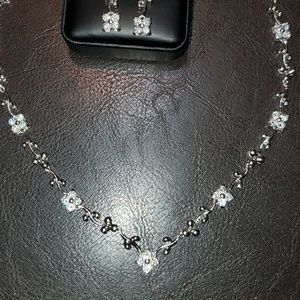 🌺BEAUTIFUL sterling silver bridal set .
